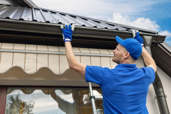 Rain Gutter Maintenance in Lakeville